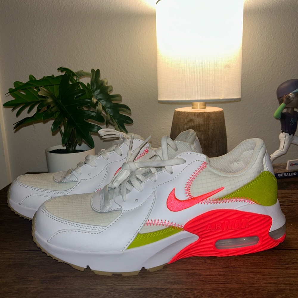 Nike Air Max White and Pink and Green Sneakers Never worn no box